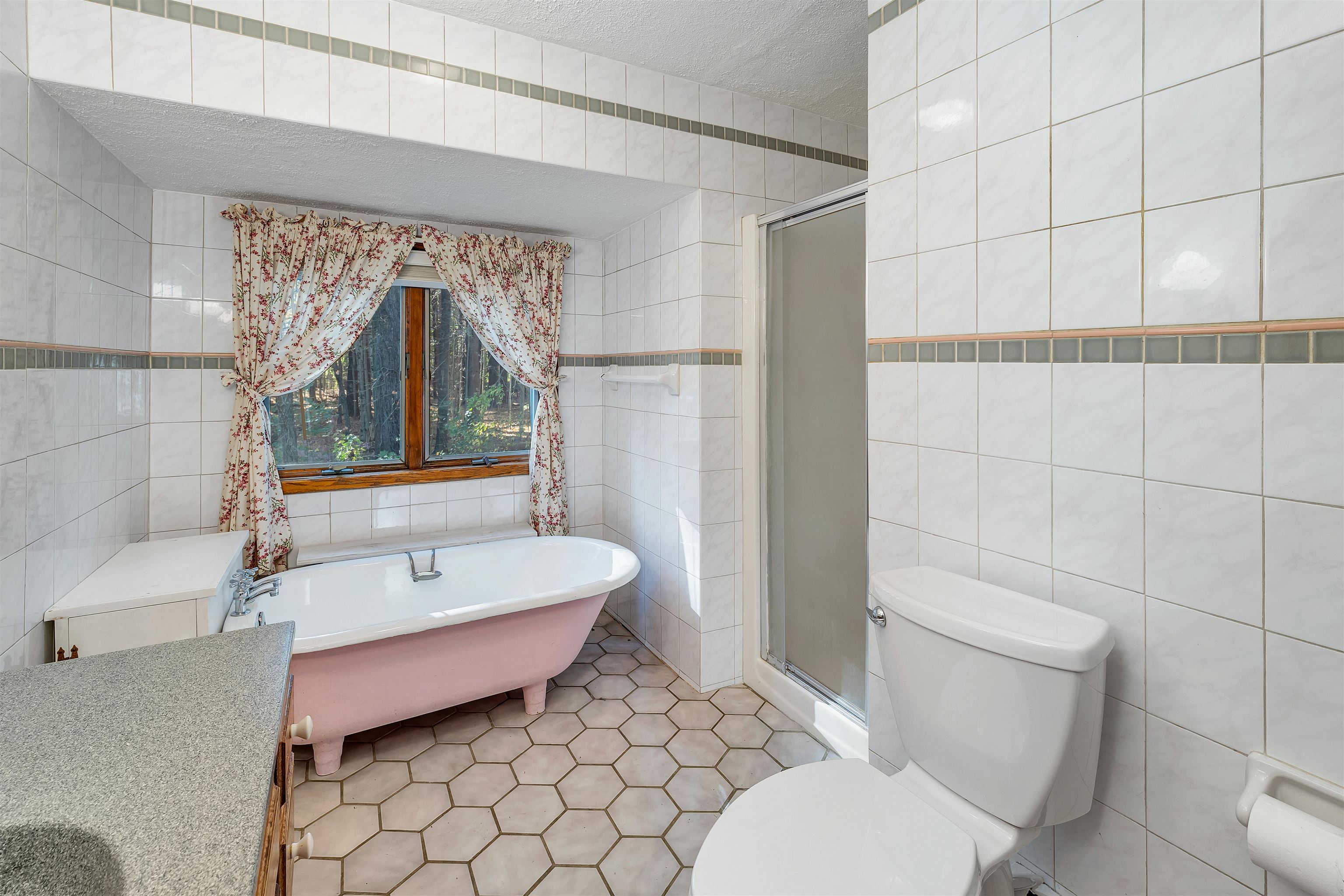 23 Bartlett Street Kingston, NH 03848 - Photo 9 of 40