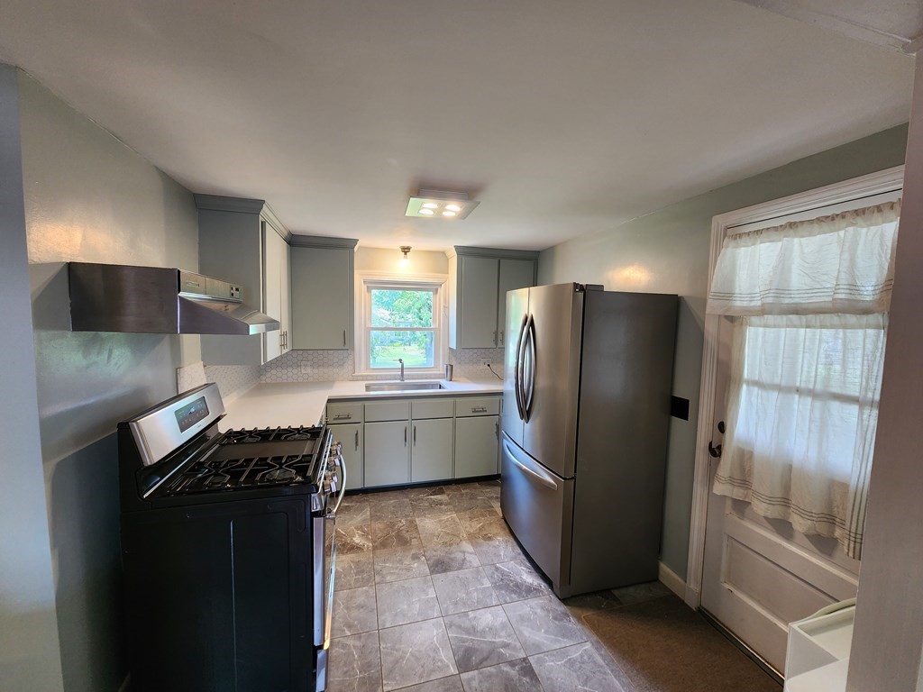 113 Turnpike Road Chelmsford, MA 01824 - Photo 7 of 23 Gallery Image 7