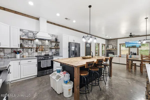 $489,900 | 14908 Denman Road, Byhalia, MS 38611