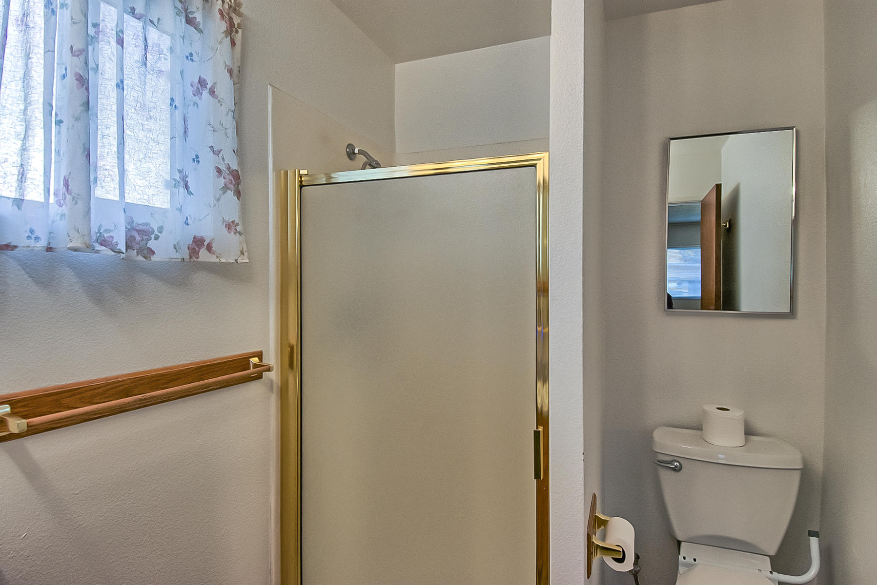 6867 Reflection Street Redding, CA 96001 - Photo 22 of 33 reflection-118