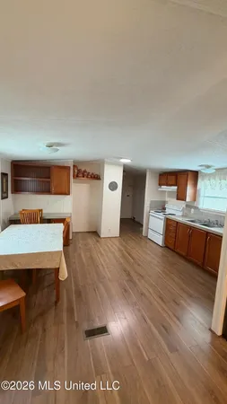 $189,000 | 1011 Lake Drive, Raymond, MS 39154