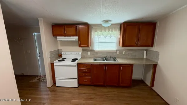 $189,000 | 1011 Lake Drive, Raymond, MS 39154