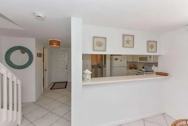 $2,400 | 353 Highway 1, Unit F306, Jupiter, FL 33477