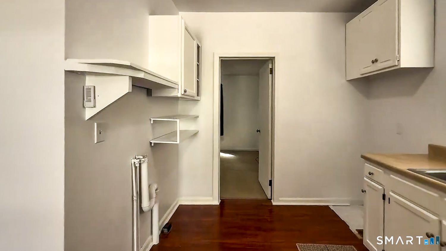 385 Putnam Pike Killingly, CT 06241 - Photo 8 of 36