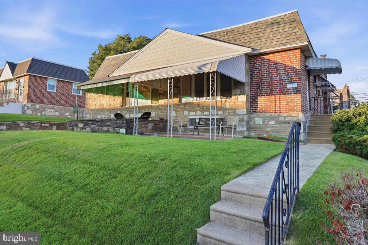 737 Colebrook Road Philadelphia, PA 19115 - Photo 2 of 33 Exterior Front