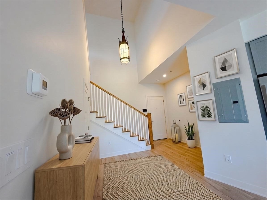 500 Talbot Avenue, Unit 403 Boston, MA 02124 - Photo 5 of 25 a view of entryway and hall