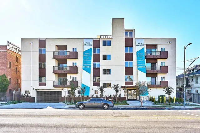 $1,900 | 1167 South Hoover Street, Los Angeles, CA 90006