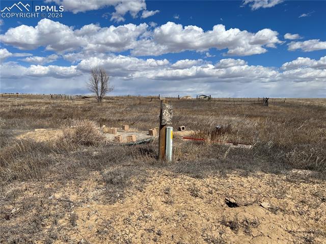 17210 Hanover Road Colorado Springs, CO 80928 - Photo 4 of 23 COVERED WELL