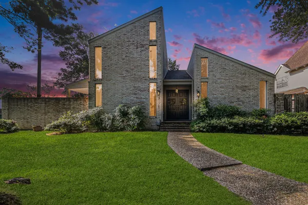 $360,000 | 4334 Lake Grove Drive, Seabrook, TX 77586
