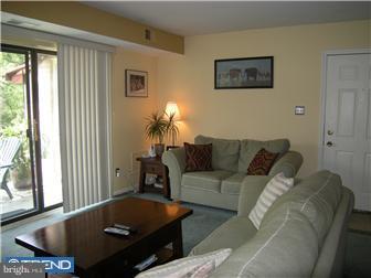 94 Heyward Road Chesterbrook, PA 19087 - Photo 4 of 10 Living Room