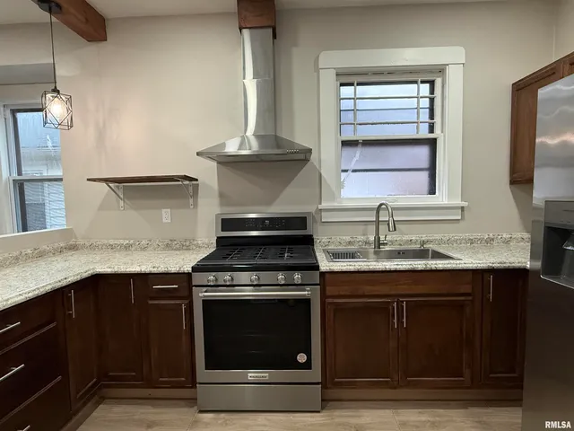 $93,000 | 112 East Gift Avenue, Peoria, IL 61603