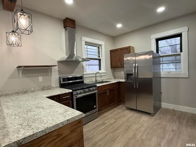 $93,000 | 112 East Gift Avenue, Peoria, IL 61603