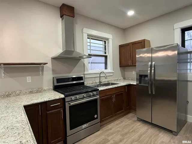 $93,000 | 112 East Gift Avenue, Peoria, IL 61603