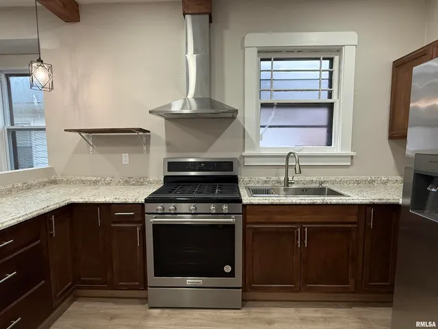 $93,000 | 112 East Gift Avenue, Peoria, IL 61603