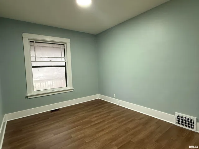 $93,000 | 112 East Gift Avenue, Peoria, IL 61603