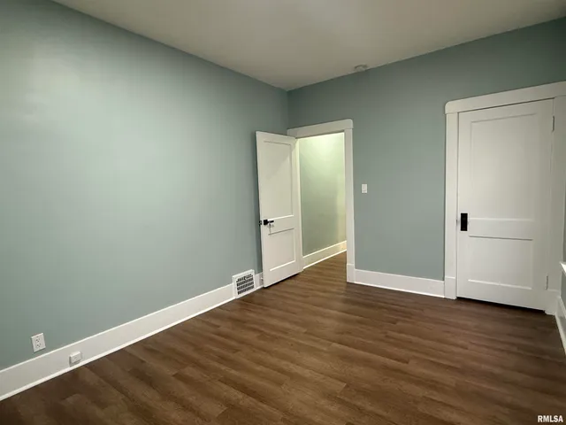 $93,000 | 112 East Gift Avenue, Peoria, IL 61603