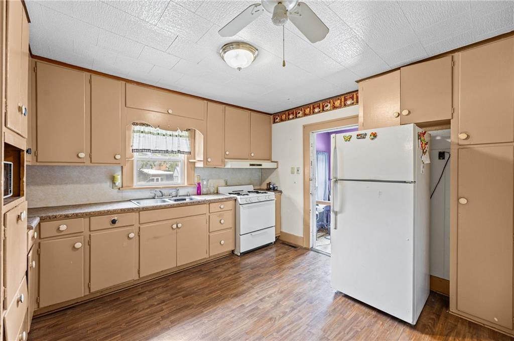 112 South Locust Street Cameron, MO 64429 - Photo 5 of 27