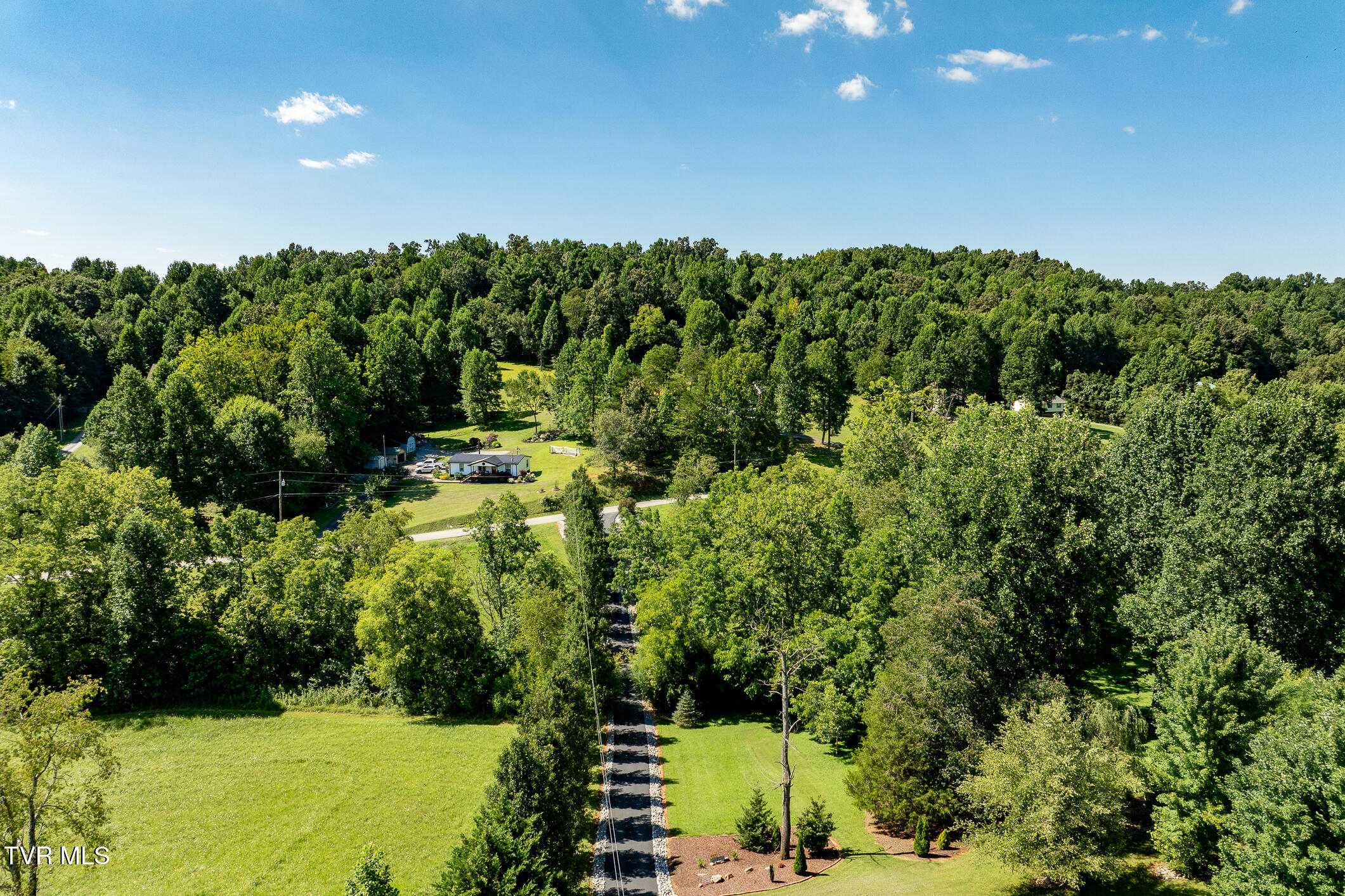 186 Oliver Edwards Road Jonesborough, TN 37659 - Photo 107 of 125 186 Oliver Edwards Road (30 of 130)