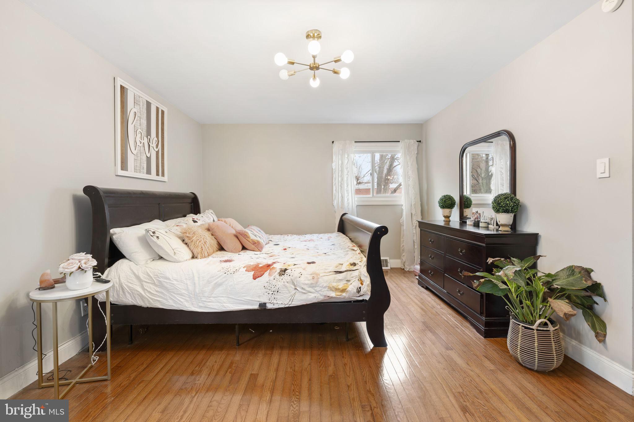 201 Juniper Road Havertown, PA 19083 - Photo 12 of 30 Primary Bedroom