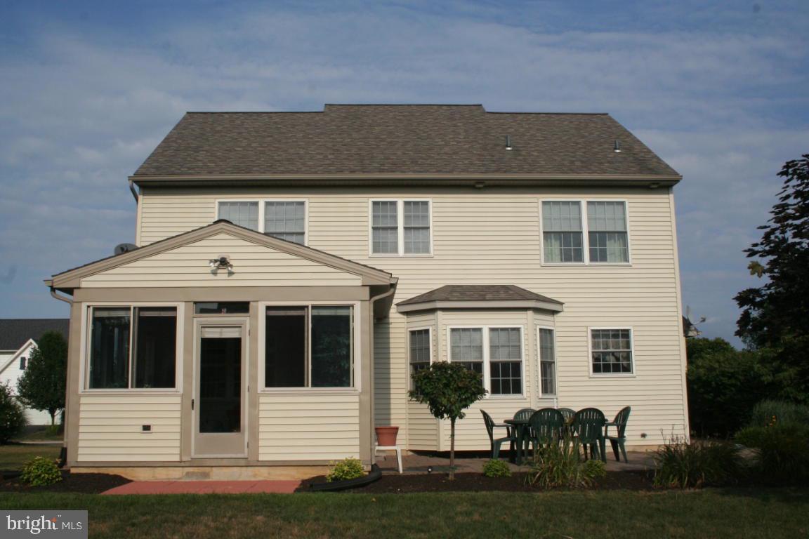 272 Squire Lane Lititz, PA 17543 - Photo 2 of 29 Gallery Image 2