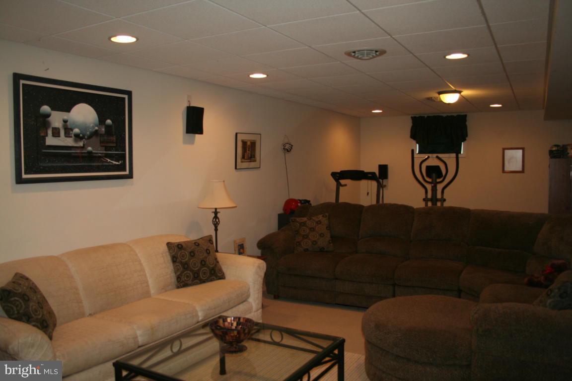 272 Squire Lane Lititz, PA 17543 - Photo 20 of 29 Gallery Image 20