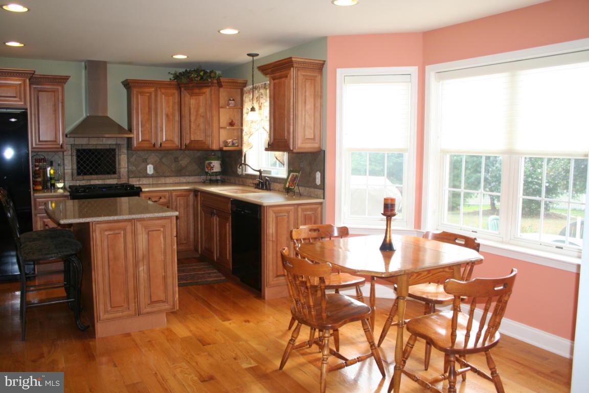 272 Squire Lane Lititz, PA 17543 - Photo 10 of 29 Gallery Image 10