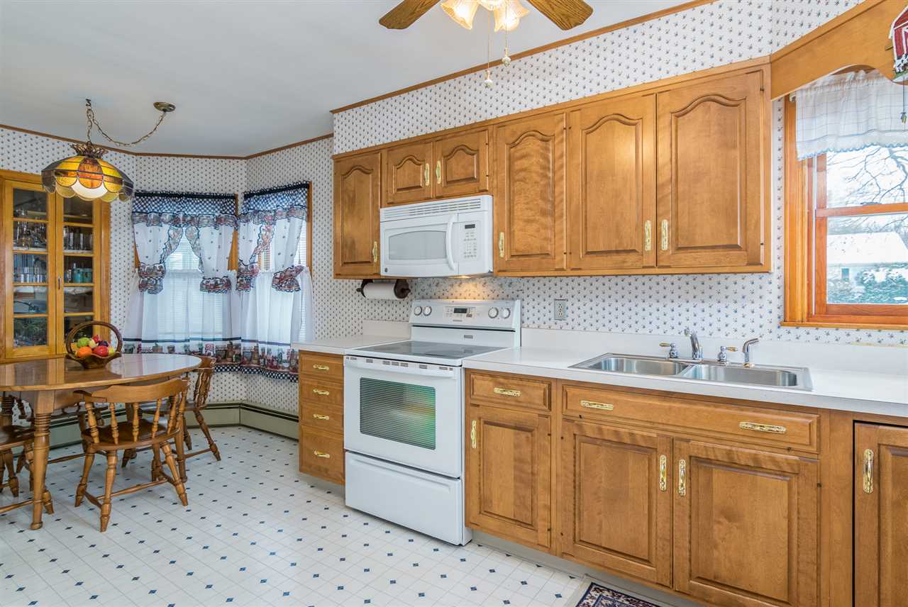88 Shore Road Burlington, VT 05408 - Photo 17 of 33 Gallery Image 17