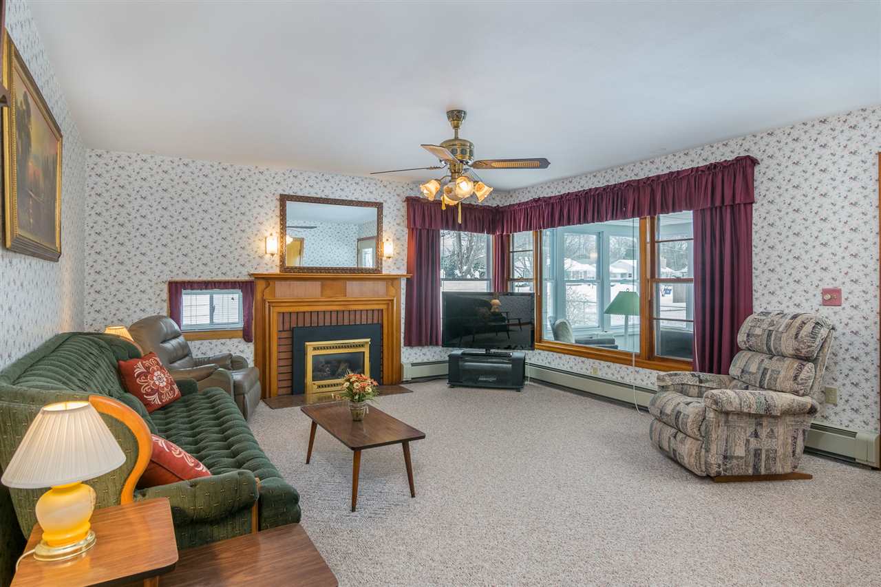 88 Shore Road Burlington, VT 05408 - Photo 4 of 33 Gallery Image 4