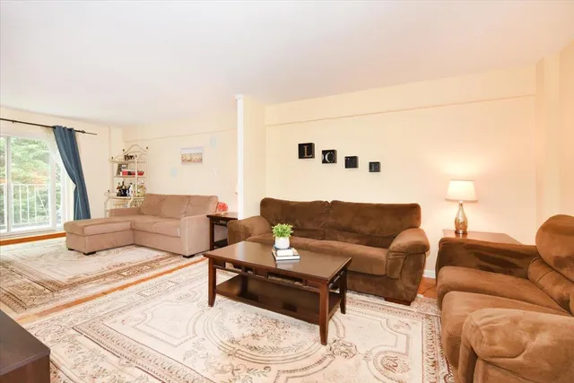 $430,000 | 320 East Shore Road, Unit 10C, Great Neck, NY 11023