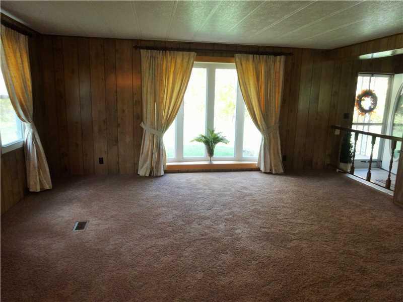 490 Plum Run Road Canonsburg, PA 15317 - Photo 5 of 25 Living Room.