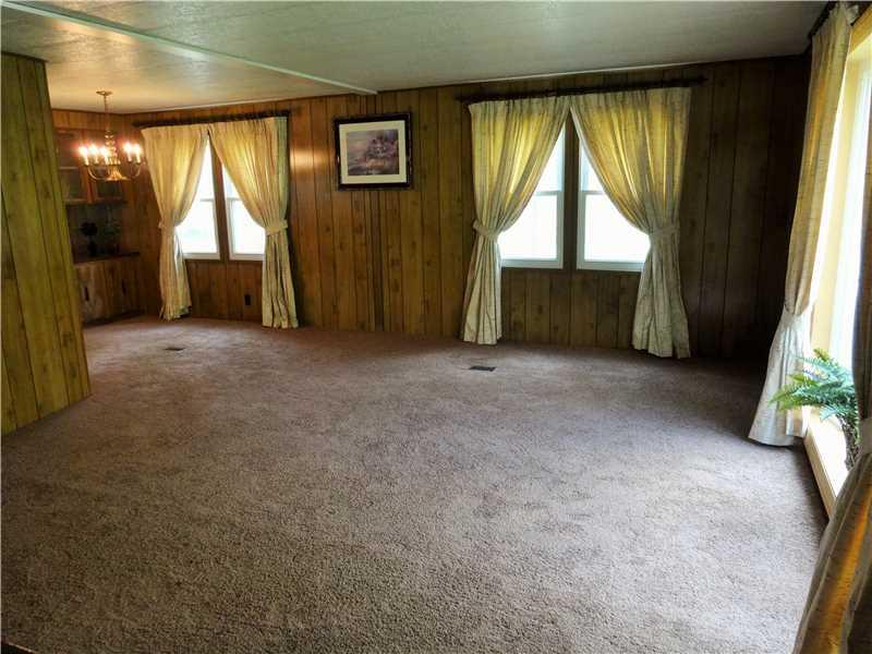490 Plum Run Road Canonsburg, PA 15317 - Photo 6 of 25 Living Room.