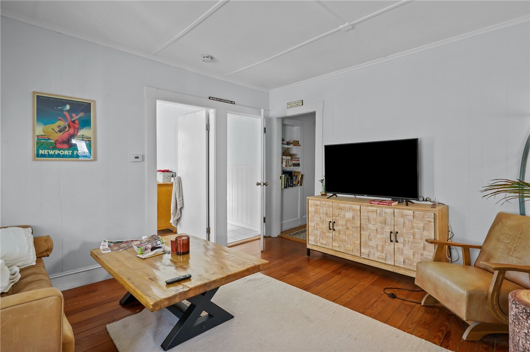 26 Atlantic Street Newport, RI 02840 - Photo 11 of 48