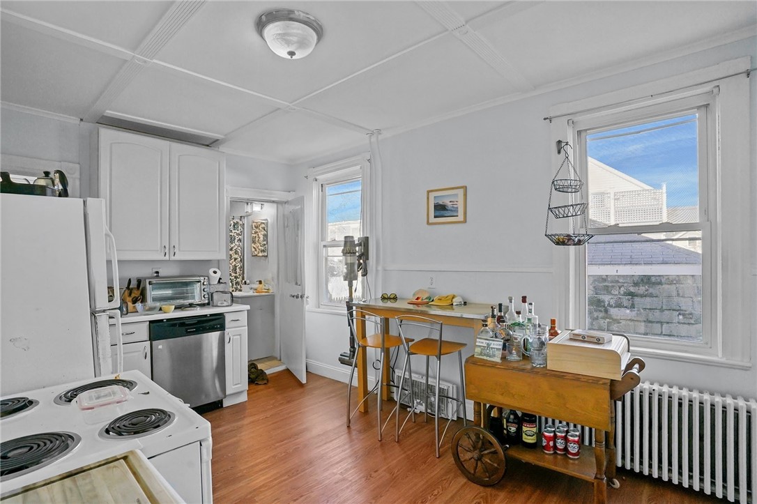 26 Atlantic Street Newport, RI 02840 - Photo 12 of 48