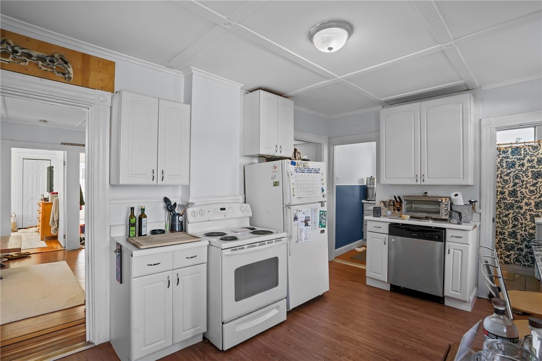 26 Atlantic Street Newport, RI 02840 - Photo 13 of 48