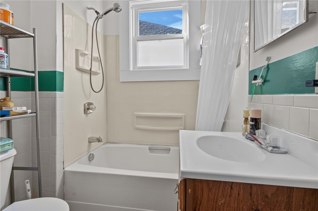 26 Atlantic Street Newport, RI 02840 - Photo 40 of 48