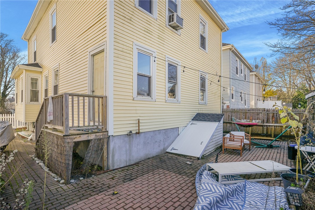 26 Atlantic Street Newport, RI 02840 - Photo 5 of 48