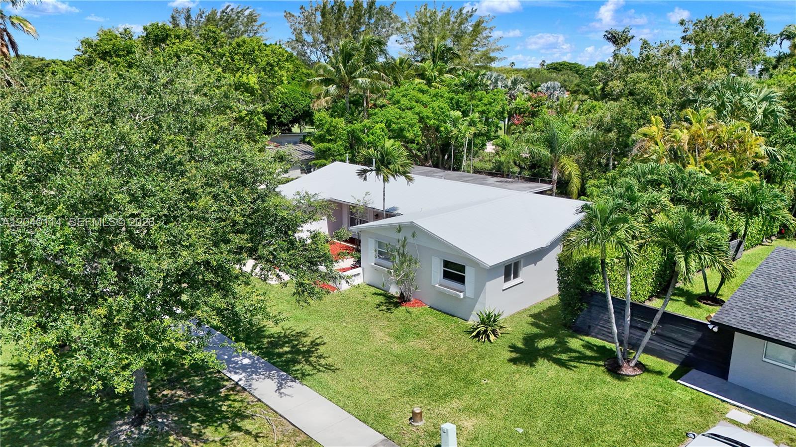 10435 Southwest 96th Street Miami, FL 33176 - Photo 43 of 44 Mature oak trees close-by