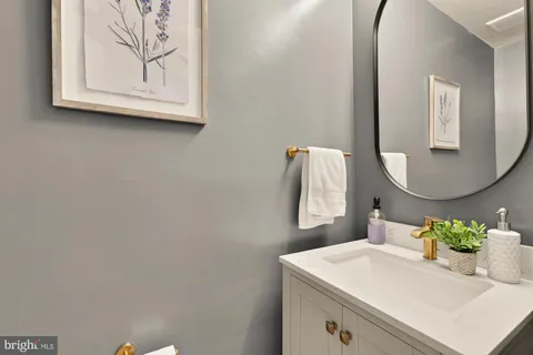 $1,500,000 | 1225 T Street Northwest, Washington, DC 20009