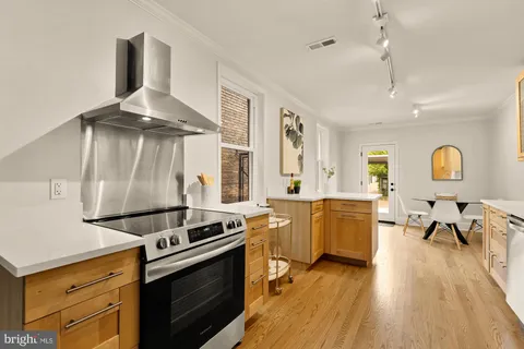 $1,500,000 | 1225 T Street Northwest, Washington, DC 20009