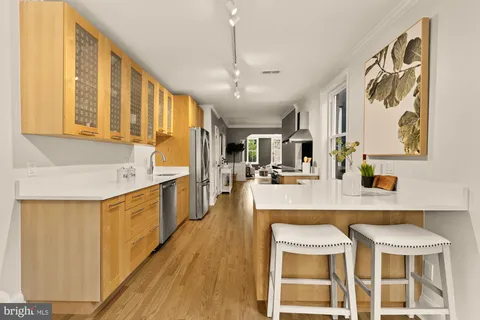 $1,500,000 | 1225 T Street Northwest, Washington, DC 20009