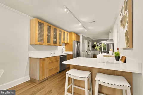 $1,500,000 | 1225 T Street Northwest, Washington, DC 20009