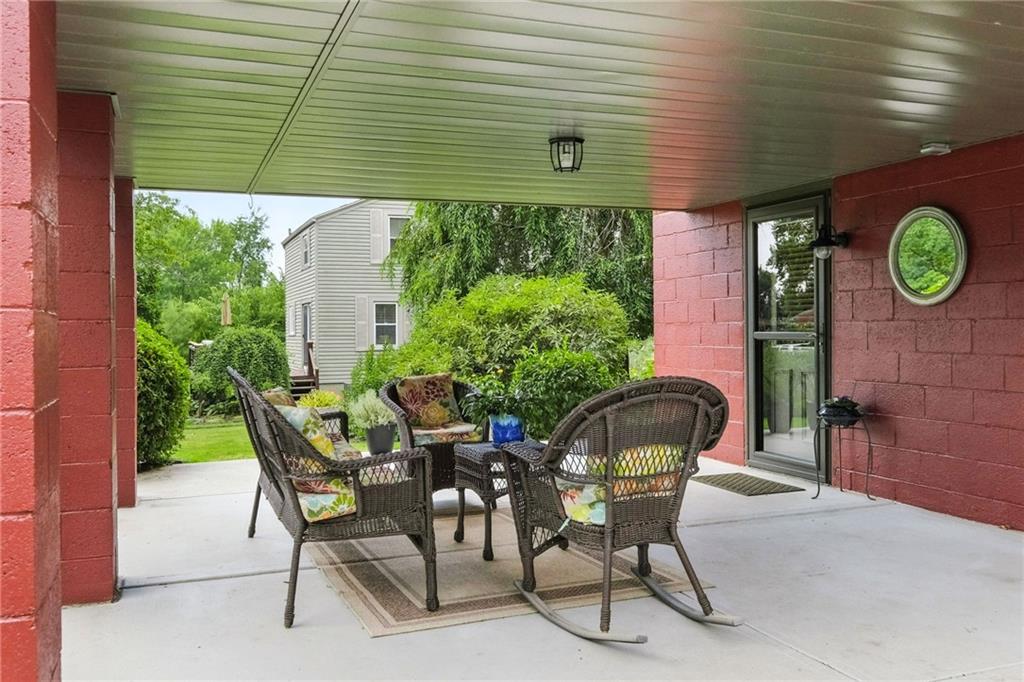 30 Colecrest Street Carnegie, PA 15106 - Photo 35 of 41 a view of a chairs and table in the patio
