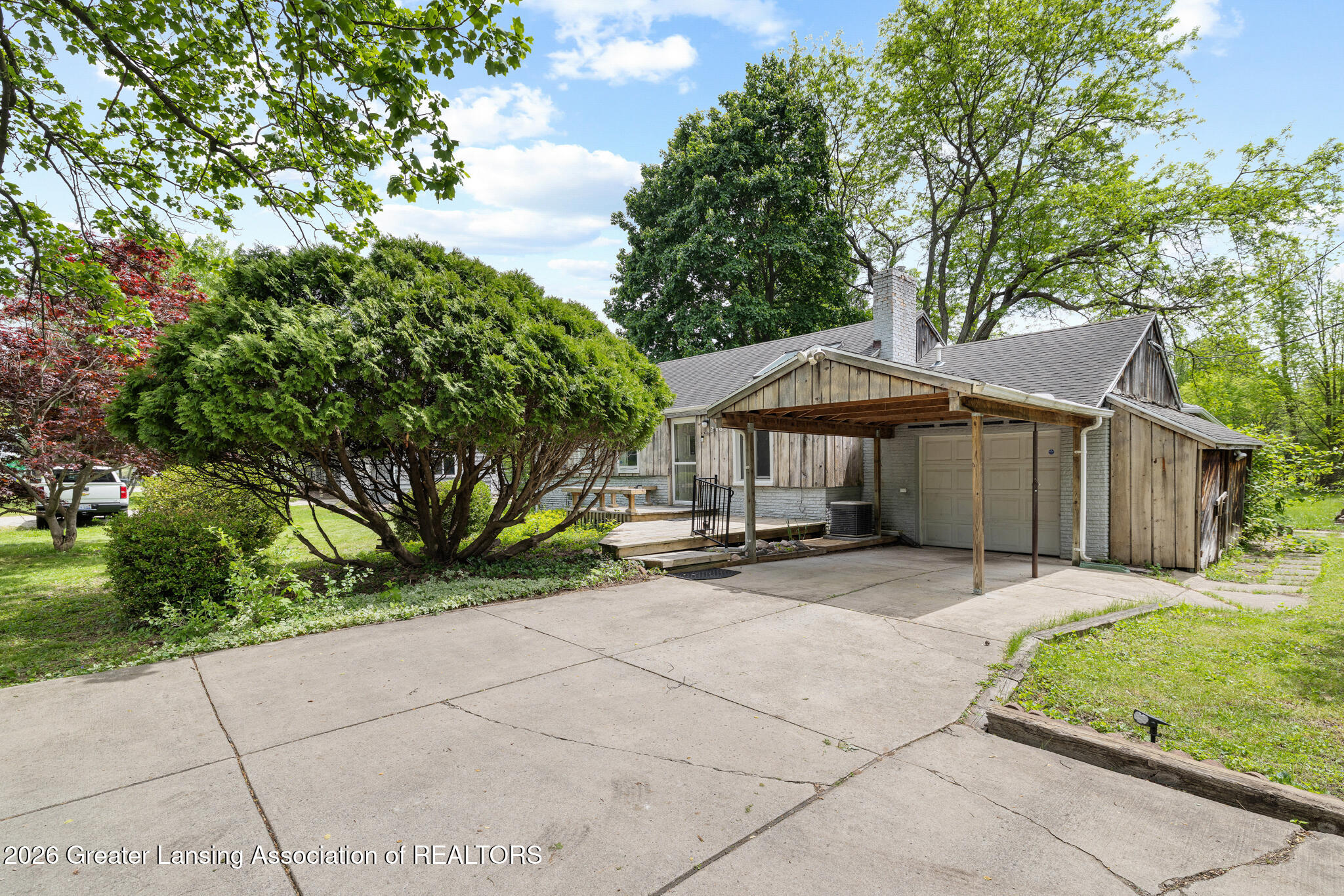 2169 Haslett Road East Lansing, MI 48823 - Photo 2 of 29 1-27