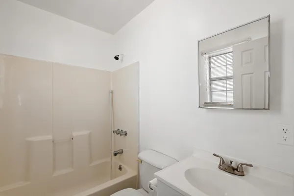 $2,195 | 138 Line Street, Unit 3, Charleston, SC 29403