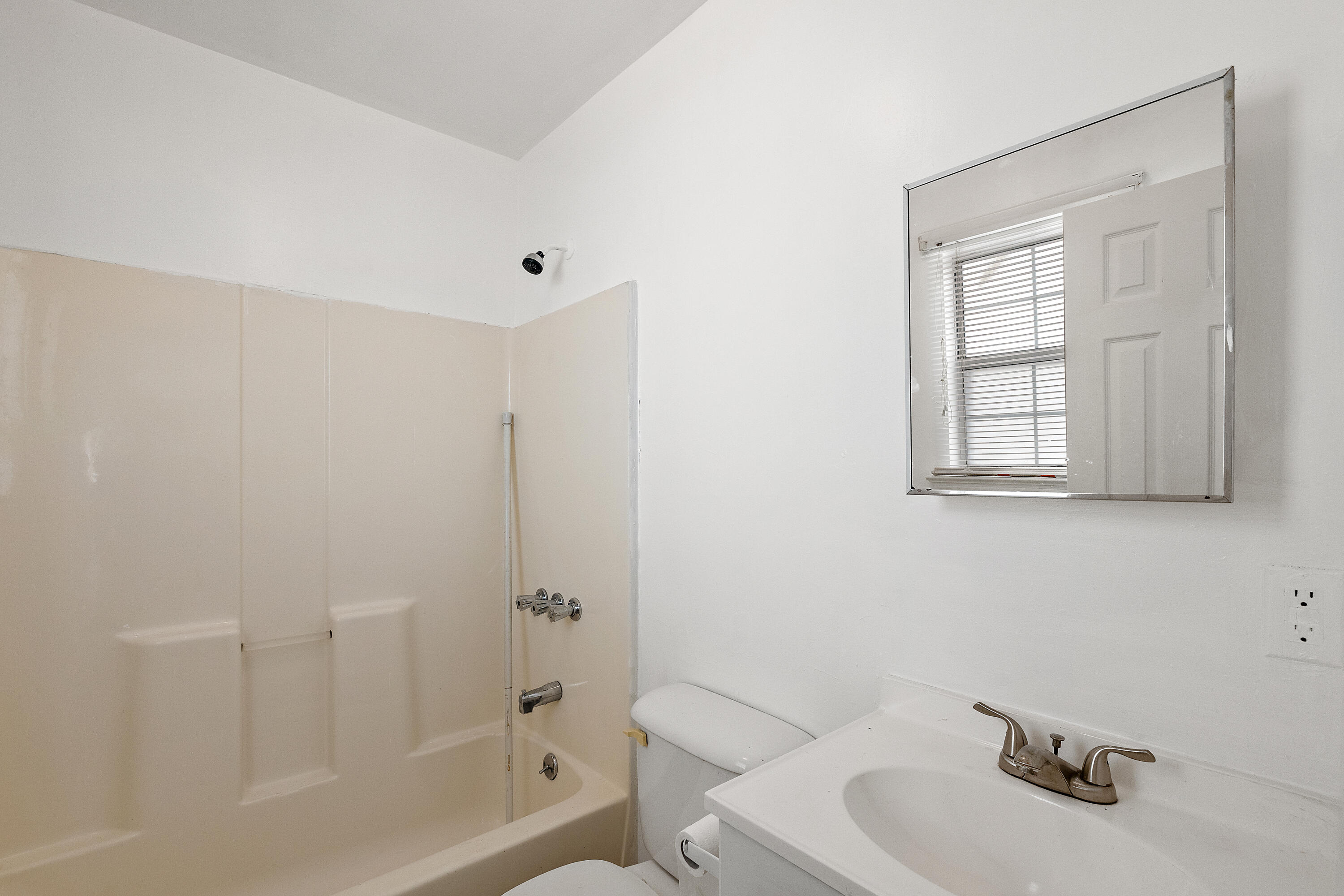 138 Line Street, Unit 3 Charleston, SC 29403 - Photo 6 of 7 BN0A3237