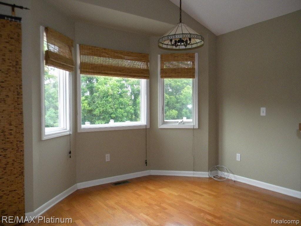 5321 Bradley Road Gregory, MI 48137 - Photo 12 of 35 Bright Windows