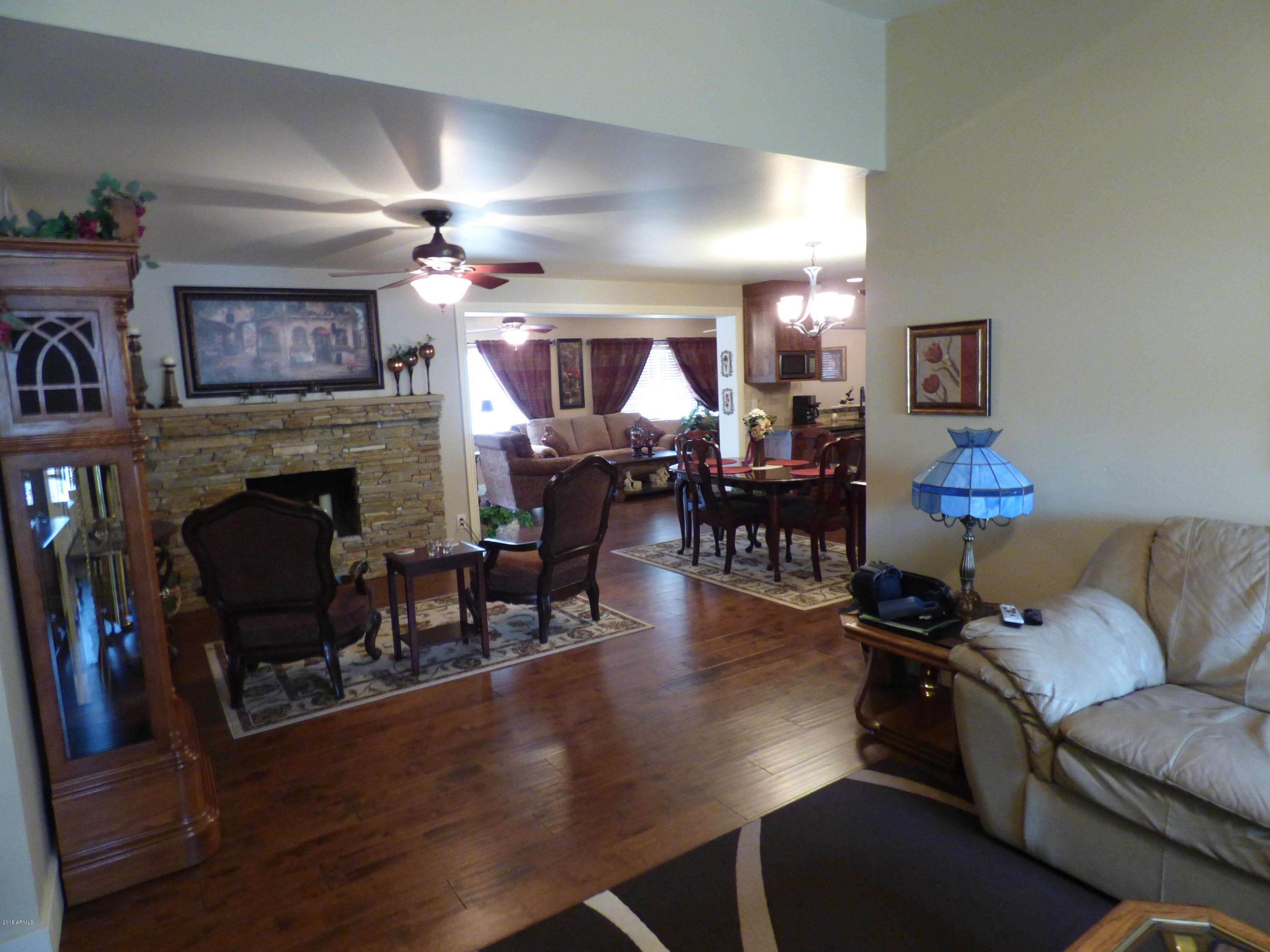 2409 West Hearn Road Phoenix, AZ 85023 - Photo 4 of 29 059