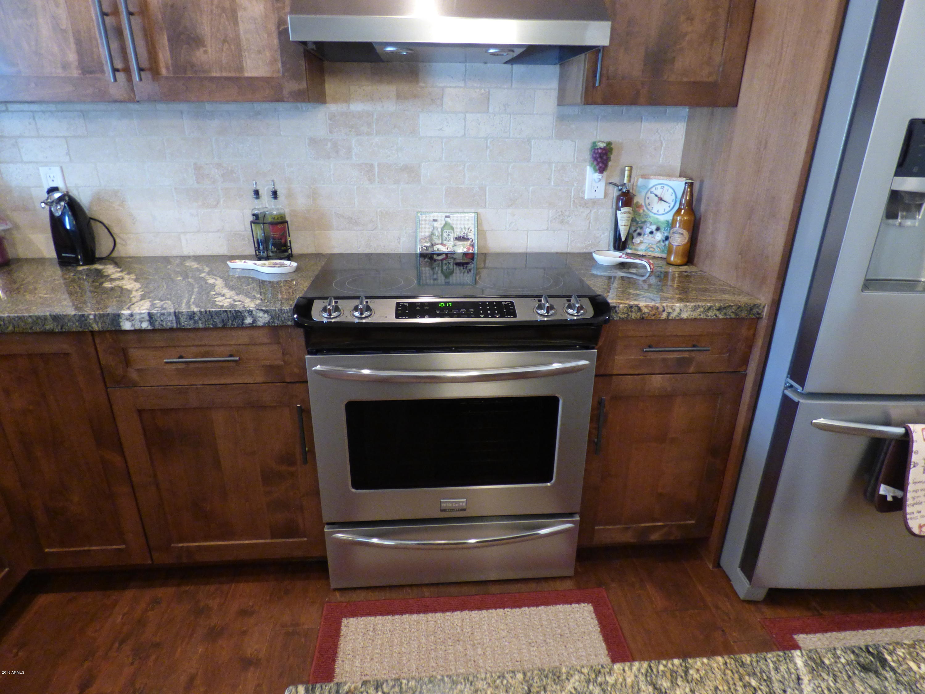 2409 West Hearn Road Phoenix, AZ 85023 - Photo 6 of 29 052