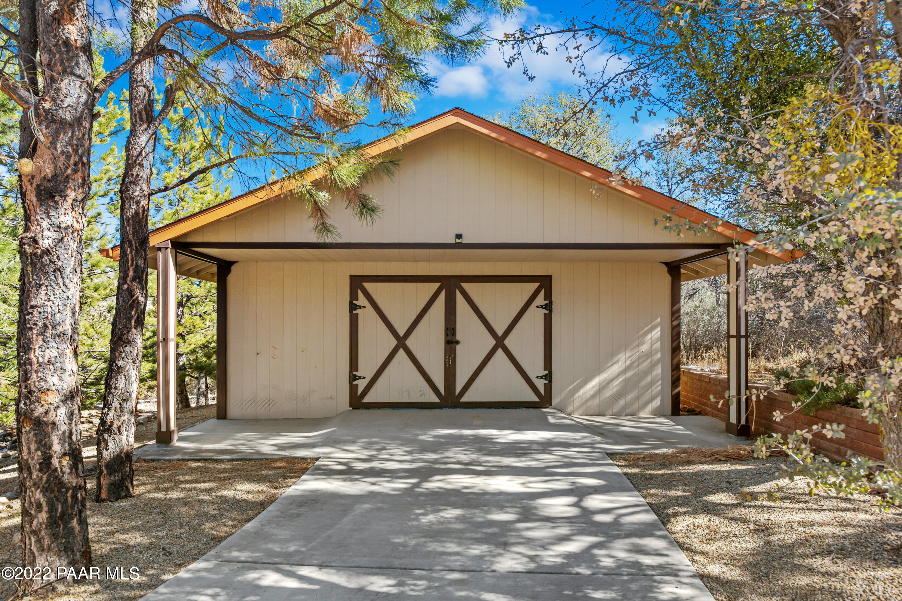 3000 Shadow Valley Ranch Road Prescott, AZ 86305 - Photo 48 of 54 a front view of a house with a yard