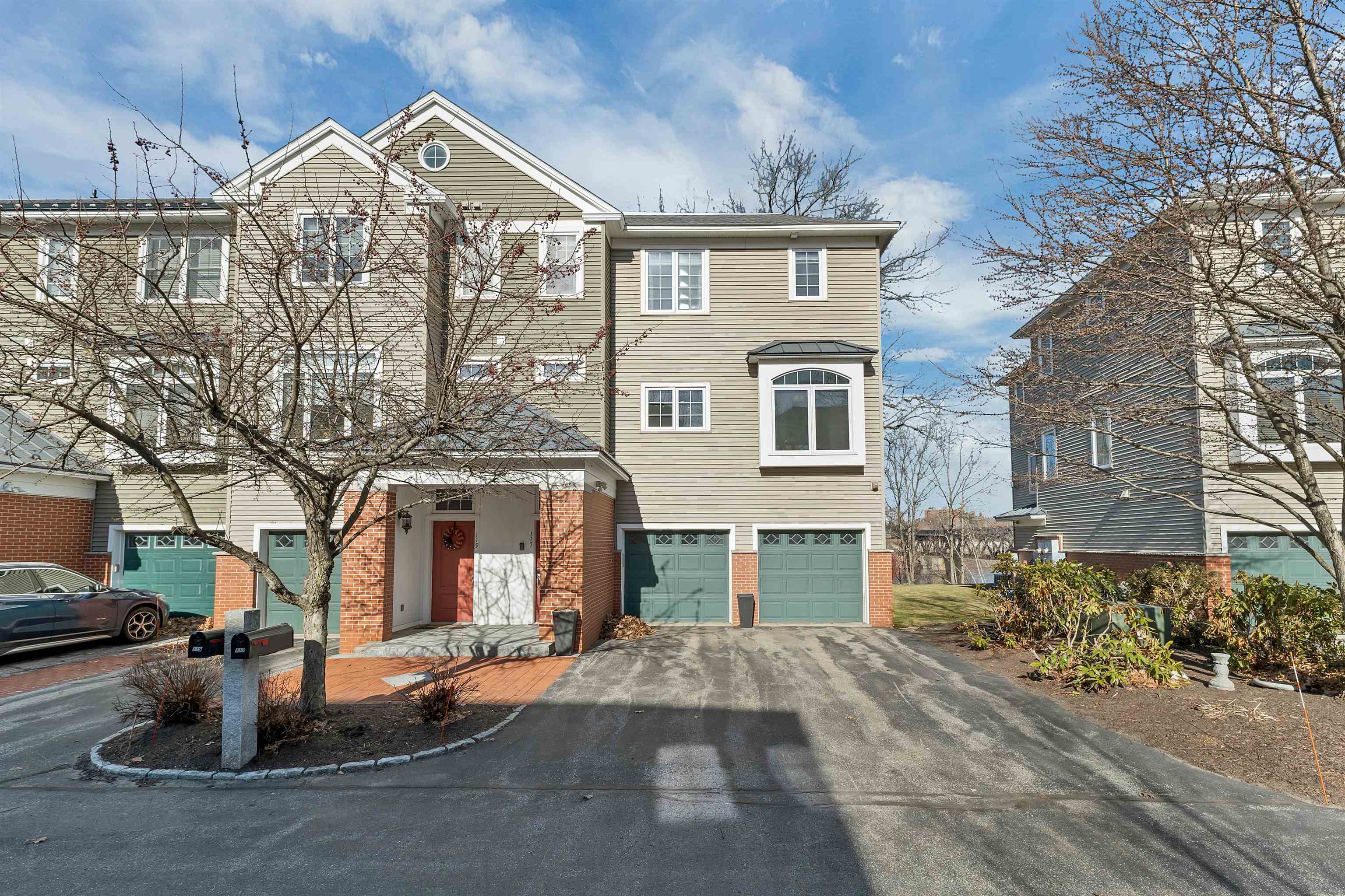 117 Riverwalk Way, Unit 4F Manchester, NH 03101 - Photo 2 of 42